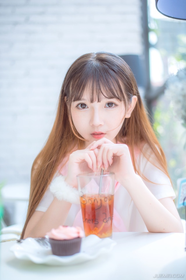 对孙权来说，这是最好的结局，哪怕在知道这件事情之后，孙权心中出现那一刹那的愧疚，因为他知道，周瑜其实不必自己去偷袭，他是江东大都督，有太多人愿意为他拼死效力，但他还是自己去了，也就是说，周瑜已经察觉到自己的情况，但为了江东大局，他并没有站出来对付孙权，而是将这份仇恨引向了荆州。